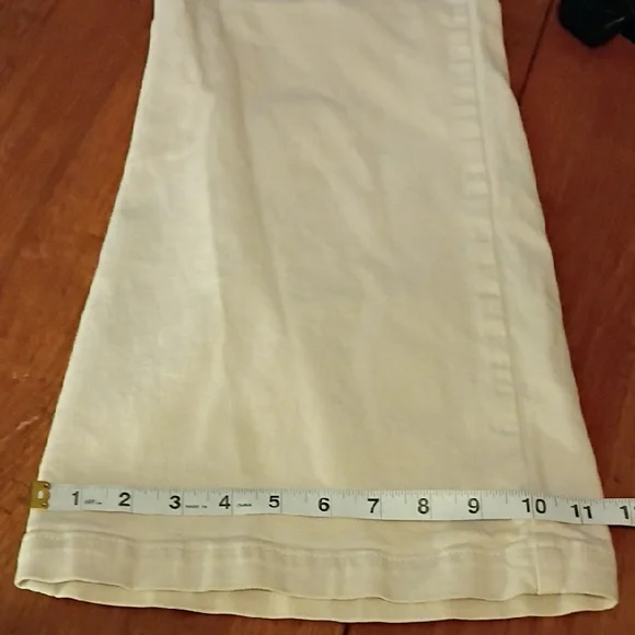 Pilcro Cream High Rise Buttoned Pants. Baggy Fit, Wide Leg. Size 28. - Picture 16 of 16